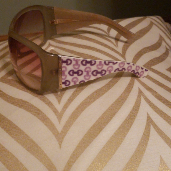 Gucci Sunglasses - Picture 5 of 6